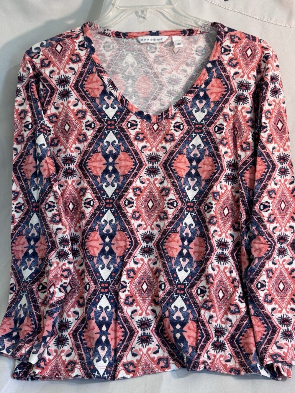 Canyon Retreat Womens XL Long Sleeve V-Neck Southwestern Top J34